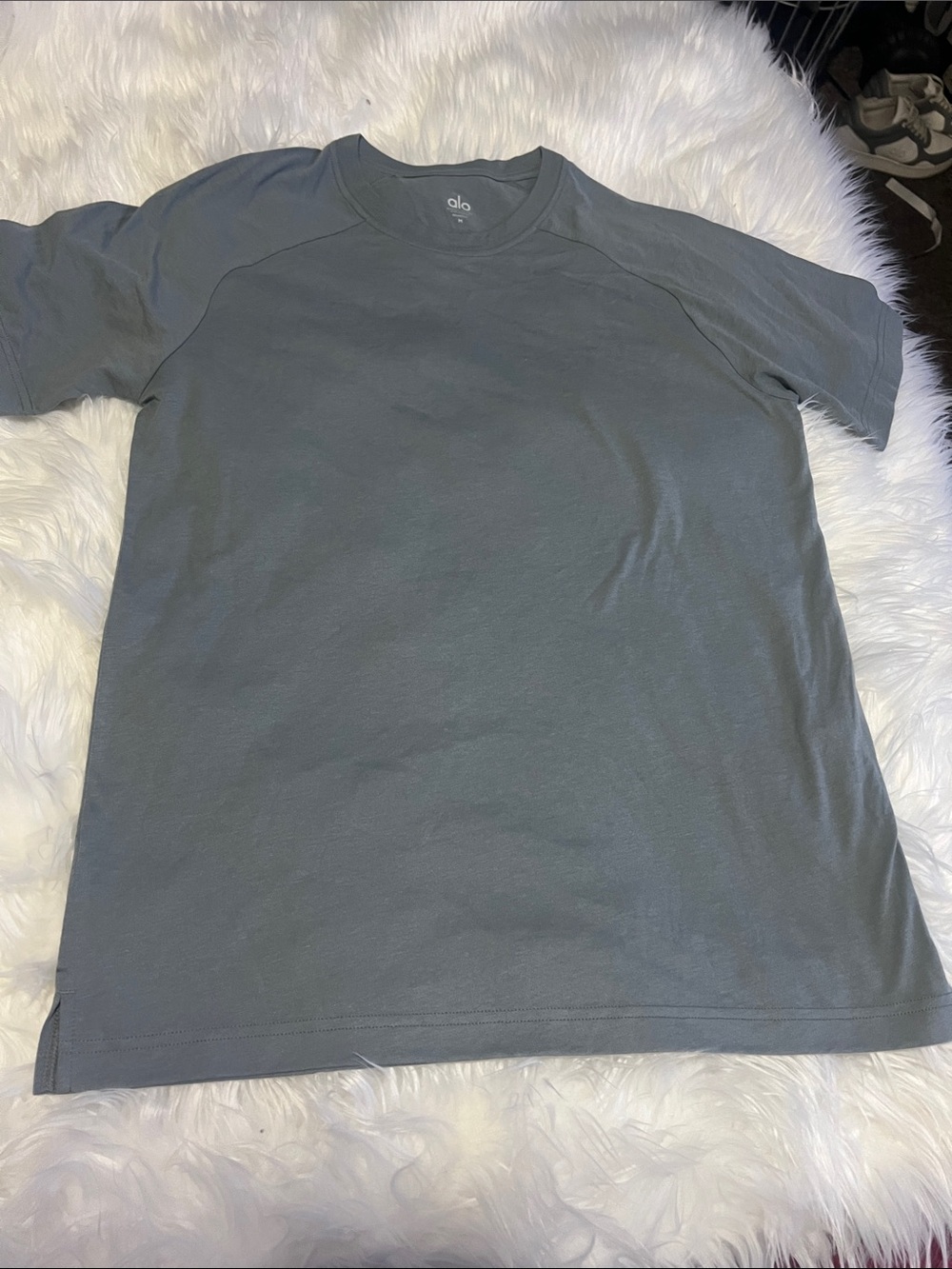 ALO Yoga Short-Sleeve Crew Tee in Slate Gray